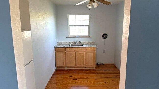 Building Photo - Updated 3-bedroom, 2-bath home