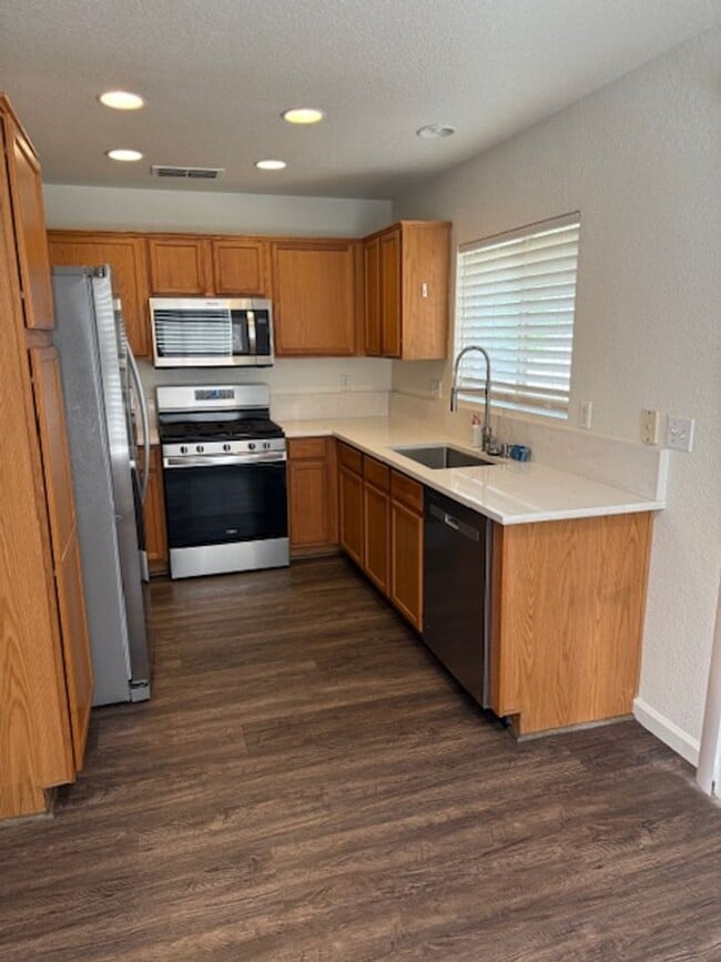 Building Photo - Cozy home in Natomas