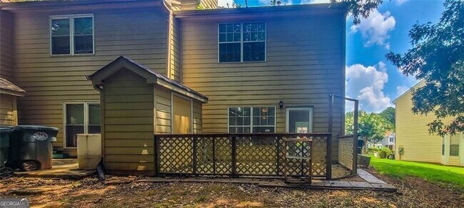 Building Photo - 2120 Fairways Ct