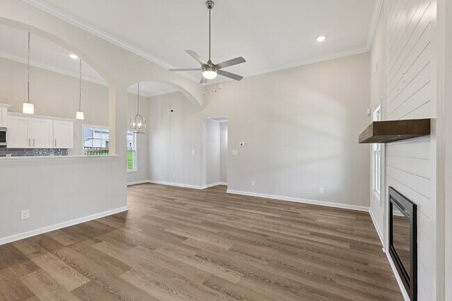 Building Photo - 383 Kingland Ln