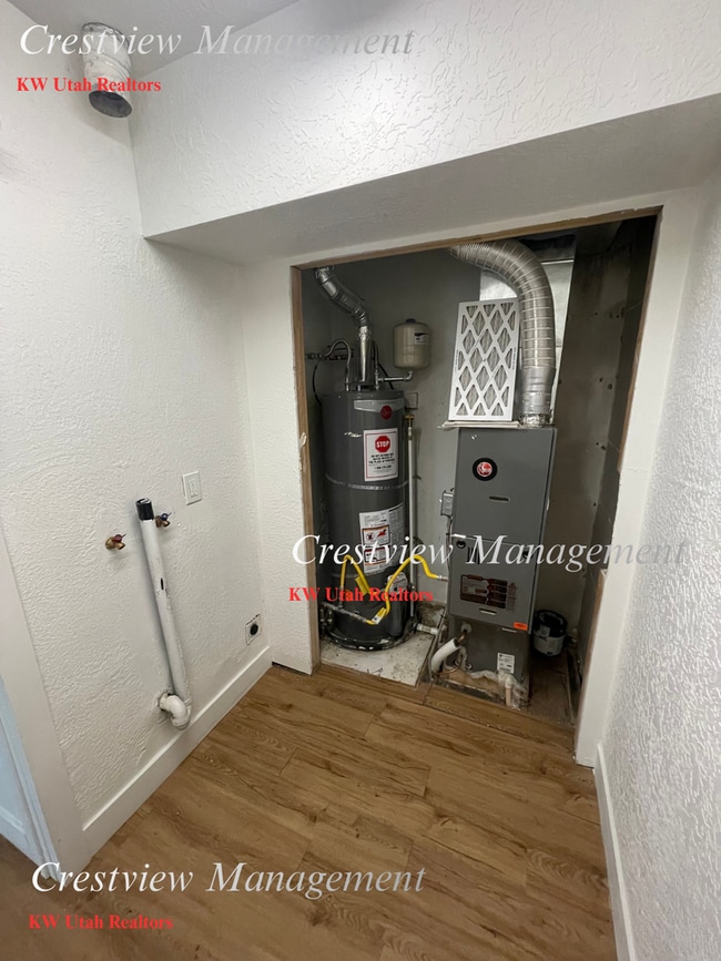 Building Photo - Lambourne Duplex