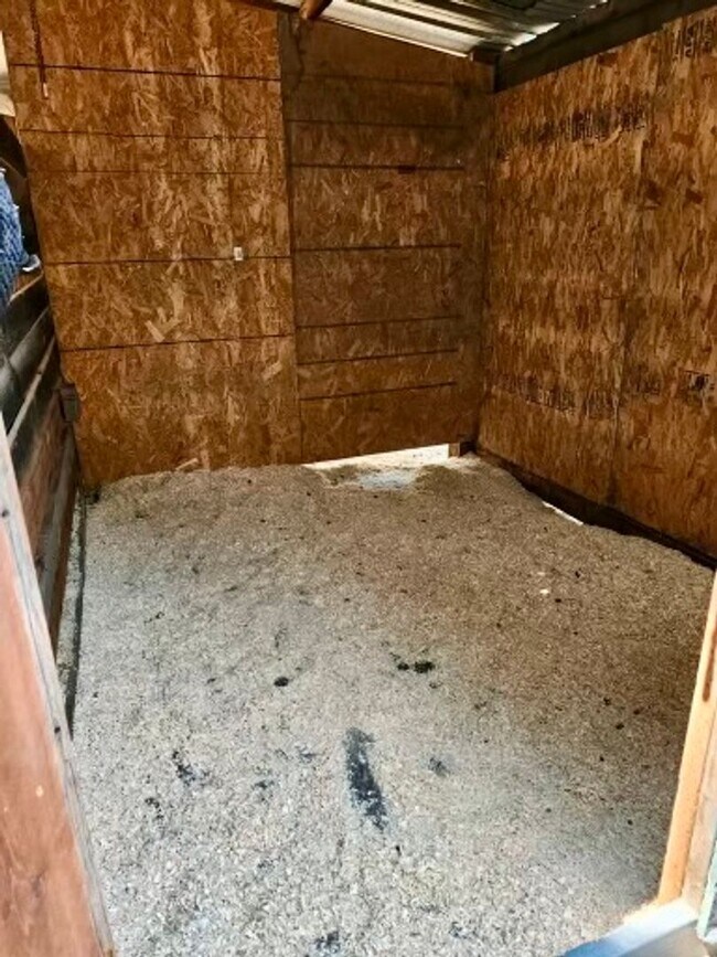 Building Photo - Horse property on 2.8 acres in Ruch with 2...