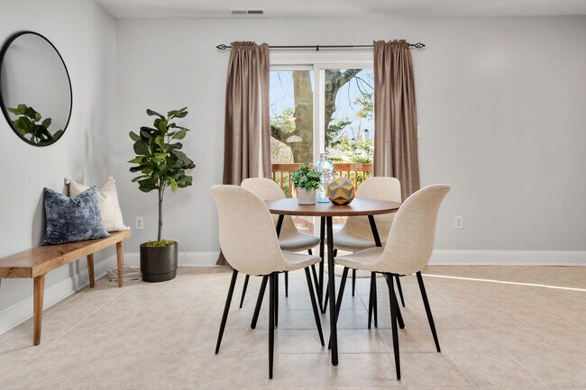 Building Photo - 1534 Lowell Ct