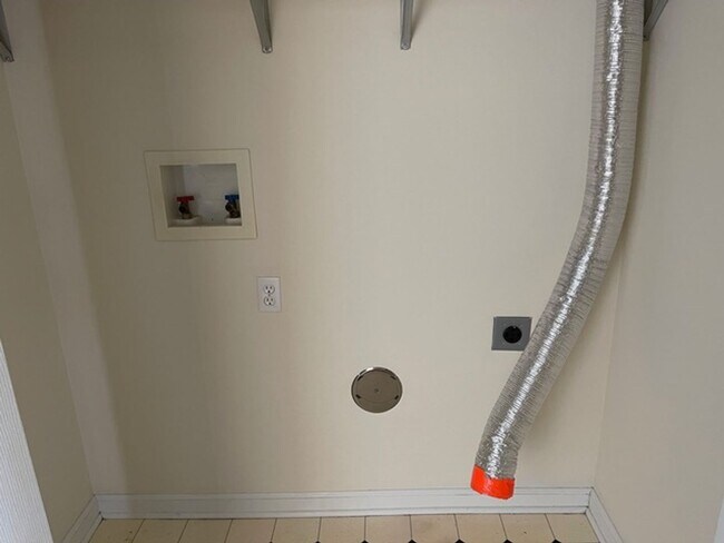 Building Photo - Spacious 3BR Home with Fenced Yard, 2-Car Garage & Great South Columbia Location