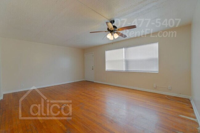 Building Photo - 610 6th St