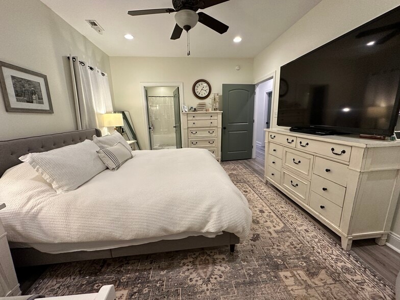 Master - 521 Capstone Dr