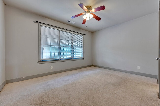 Building Photo - 202 Barristers Ct