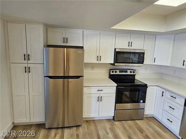 Building Photo - 1083 E Calvada Blvd