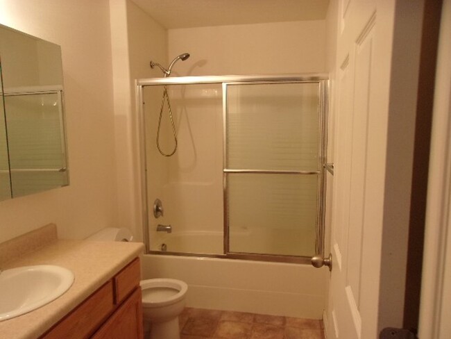 Building Photo - Family Apartment