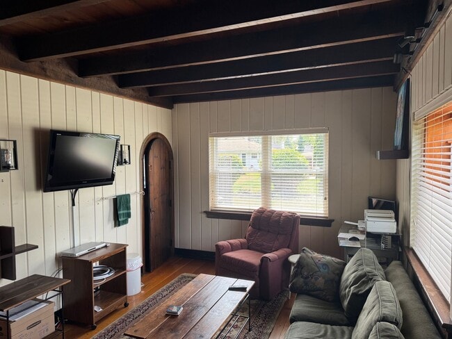 Building Photo - Lansdale Charming 4 Bedroom Cape Cod with ...