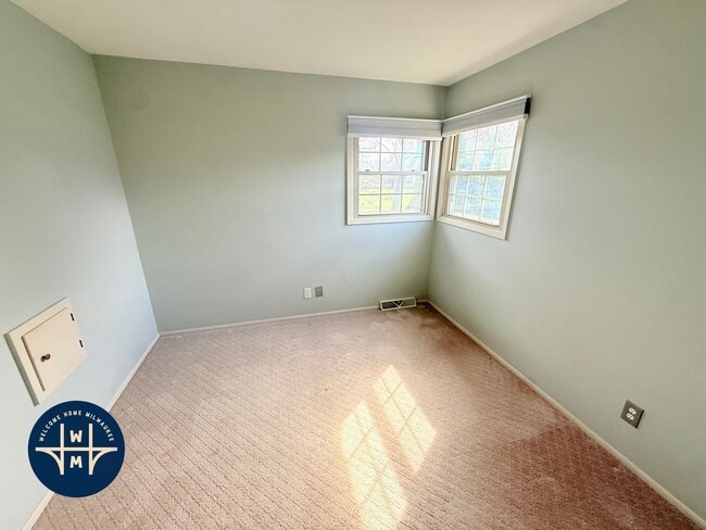 Building Photo - 14955 W Fenway Dr