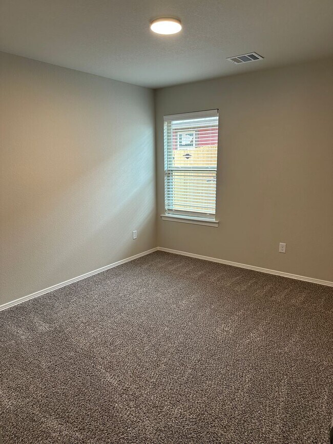 Building Photo - Navasota - NEW BUILD -3 bedrooms / 2 bath / 2 car garage with fenced in yard.