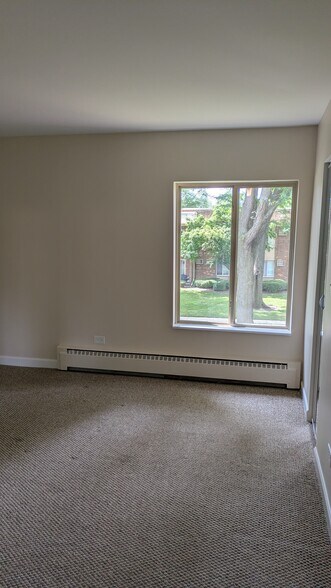 Building Photo - 2422 N Kennicott Dr