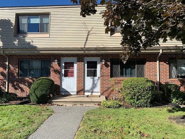 Building Photo - 222 Farrwood Dr