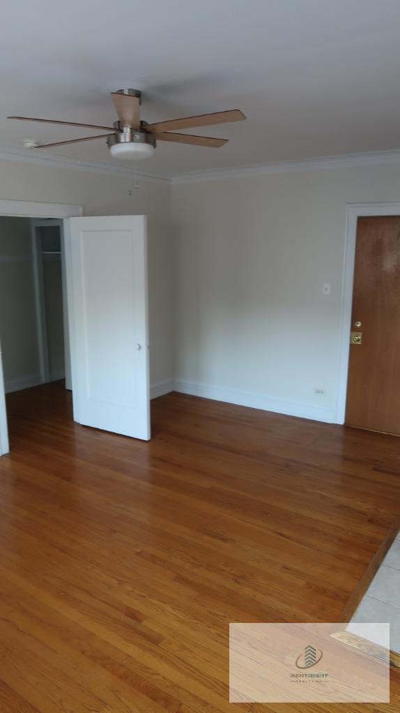 Building Photo - 1712 W Albion Ave