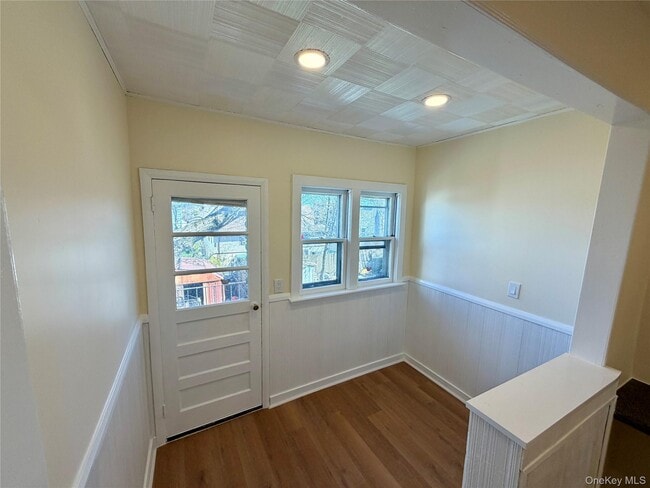 Building Photo - 116 Alexander Ave