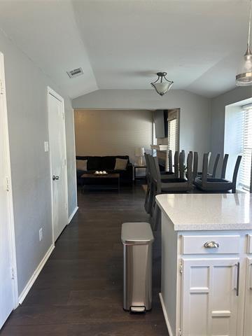 Building Photo - 627 S Walnut Creek Dr