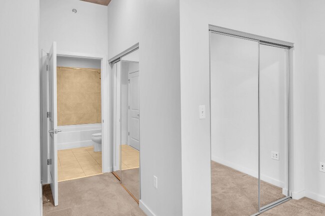 Building Photo - 301 Demonbreun St