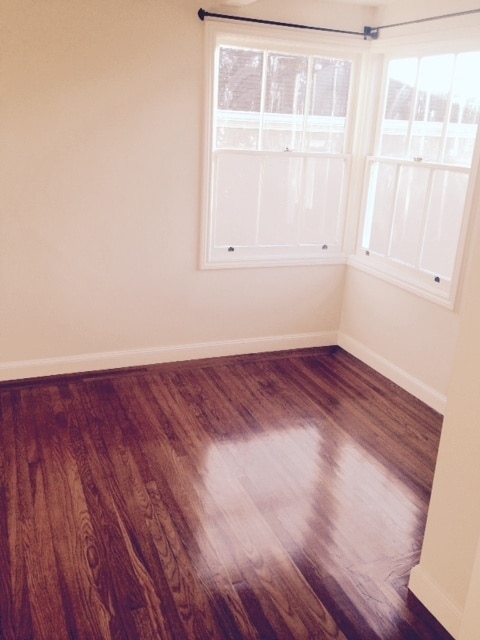 Building Photo - Enjoy indoor & outdoor living in this Spacious 4 Level, 3 bedroom 2 bath home in Lakeside District