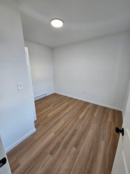 Building Photo - 1153 Main St