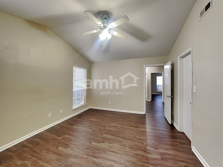 Building Photo - 16518 Amber Field Dr