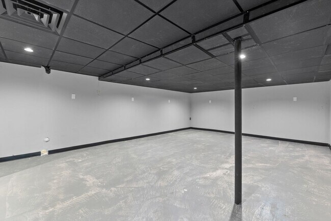 Building Photo - 53638 Springhill Meadows Dr