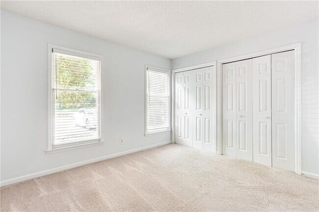 Building Photo - 605 Garden Ct