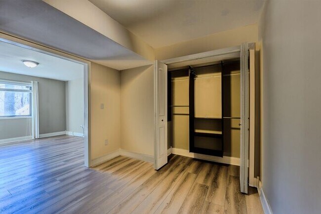 Building Photo - 4518 Club House Dr