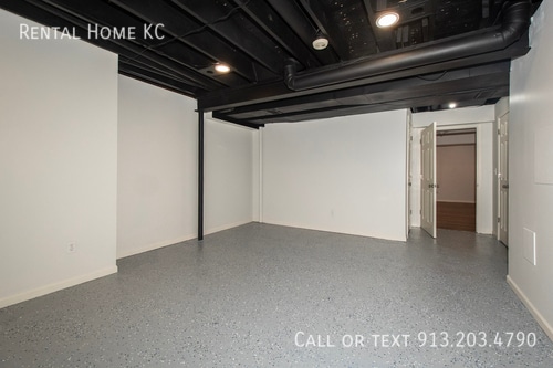 Building Photo - 18880 W 116th St