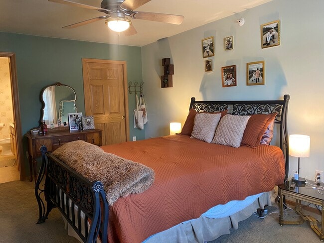 Building Photo - 281 Oconomowoc Pkwy