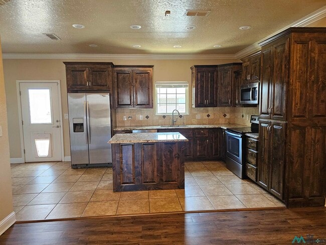 Building Photo - 209 Almond Tree Ln