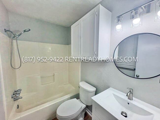 Building Photo - 2524 Pinon Ct