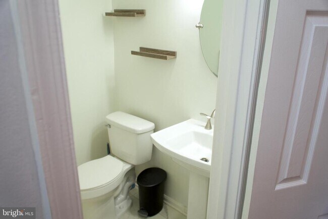 Building Photo - 7710 Merrick Ln