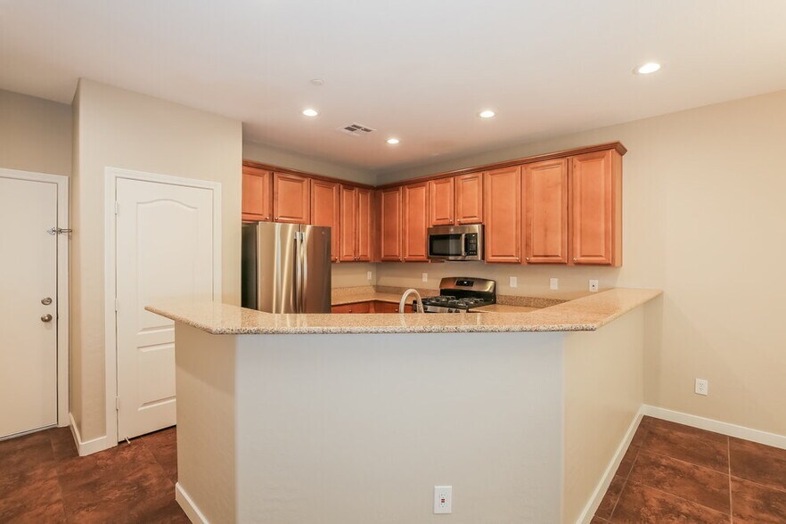 Building Photo - 6212 Red Jamboree Ct