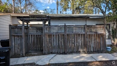 Building Photo - Serenola Manor 2848