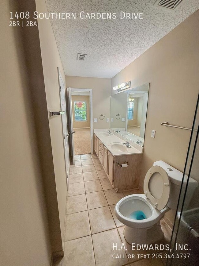 Building Photo - 1408 Southern Gardens Dr