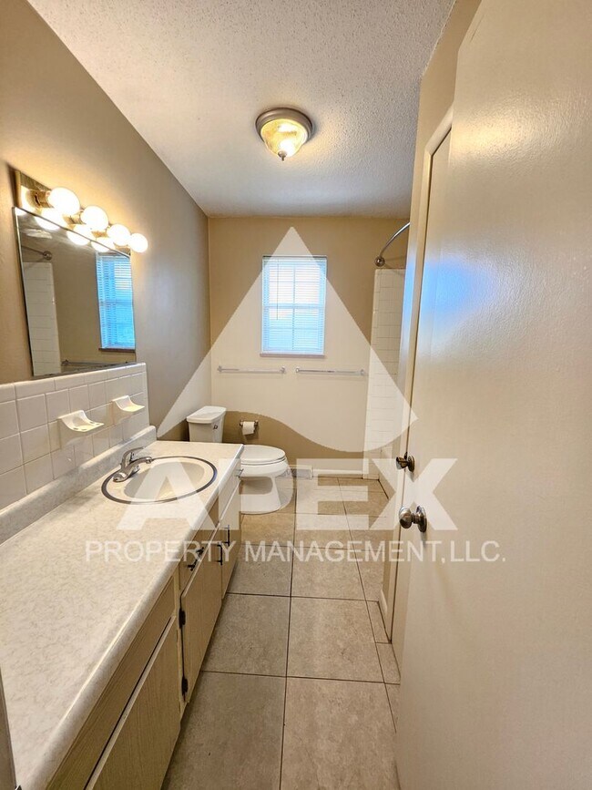 Building Photo - 7324 Deane Hill Dr