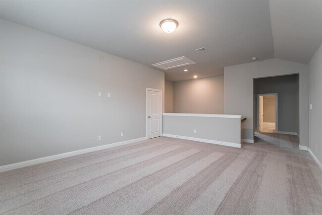 Building Photo - 2344 Goldenglade Dr