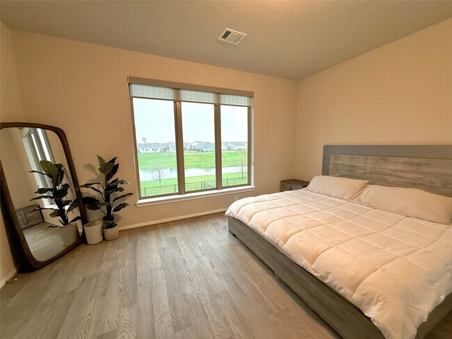 Building Photo - 15782 Cairnwell Bend Dr