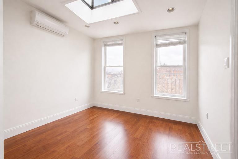 Building Photo - Spacious 2-Bedroom Apartment in the Heart of Bedford-Stuyvesant