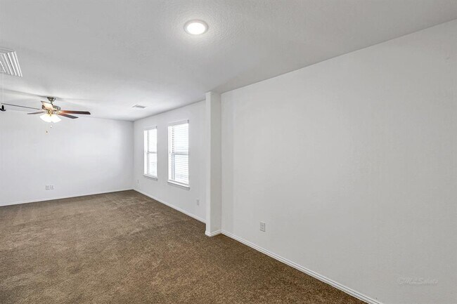 Building Photo - 31319 Whitfield Ct