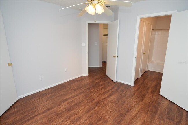 Building Photo - 8625 Mallard Reserve Dr