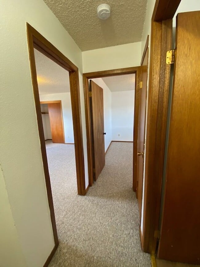 Building Photo - 1603 W Koch St