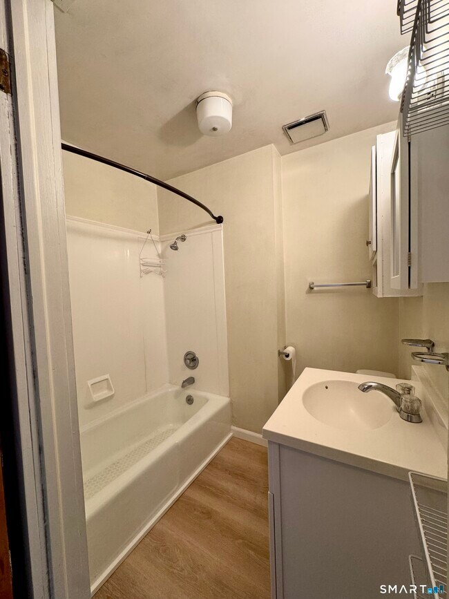 Building Photo - 254 Ward St