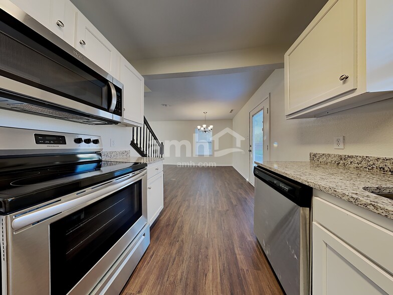 Building Photo - 1503 Pencross Ln