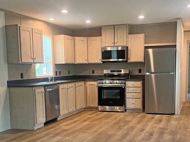 Primary Photo - 2404 N 8th St