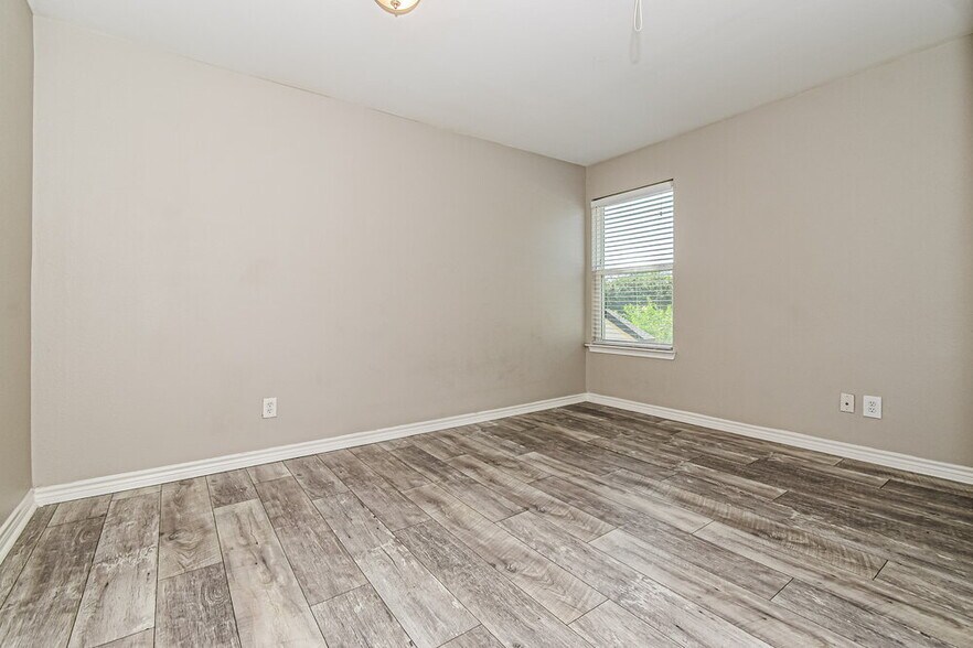 Building Photo - 4509 Horizon Dr