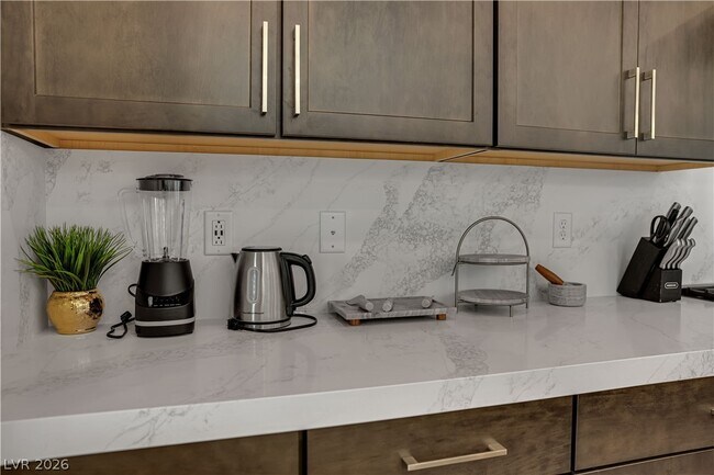 Building Photo - 10663 Stone Ledge Ave