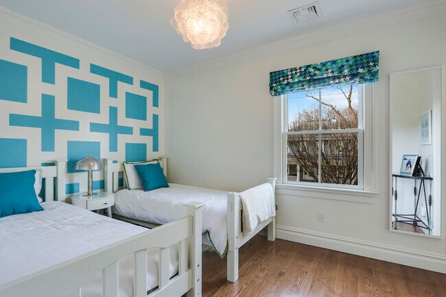 Building Photo - 67 Prospect St