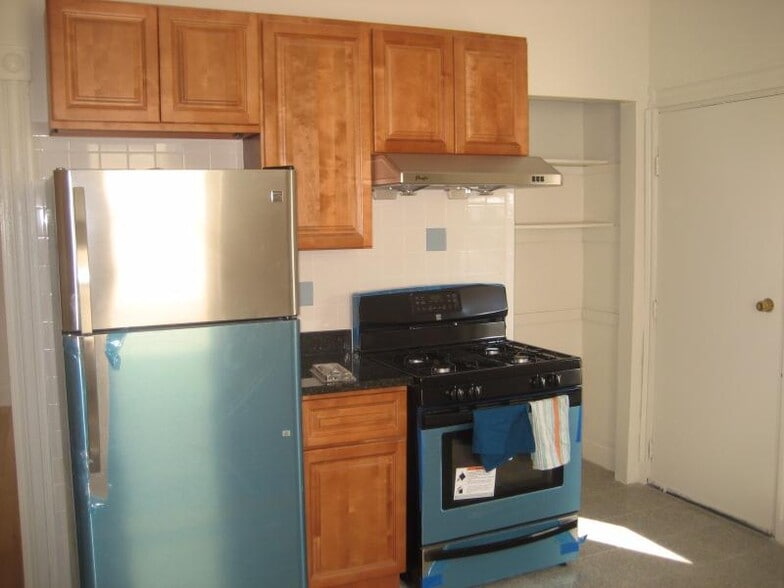 Building Photo - 190 Highland St